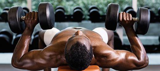 10 greseli pe care le poti face in timpul antrenamentelor cu greutati